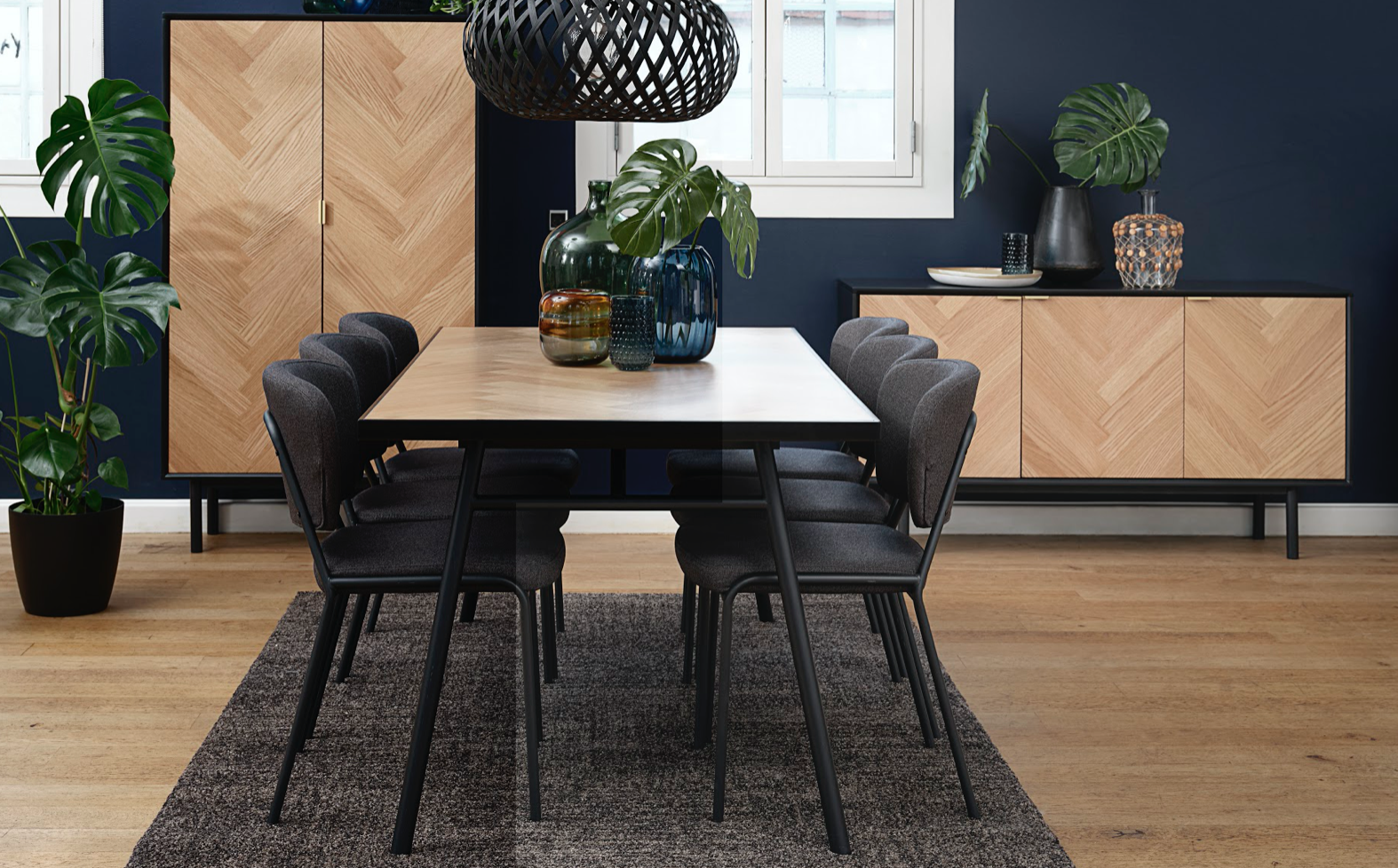 Wohnzimmer und Esszimmer Serie Calvi