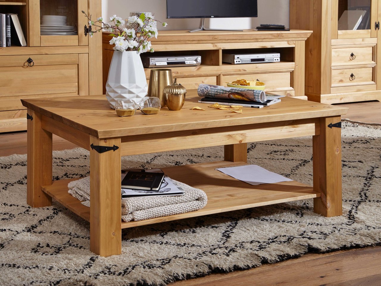 Couchtisch II Ribe aus massiver Kiefer | G&K