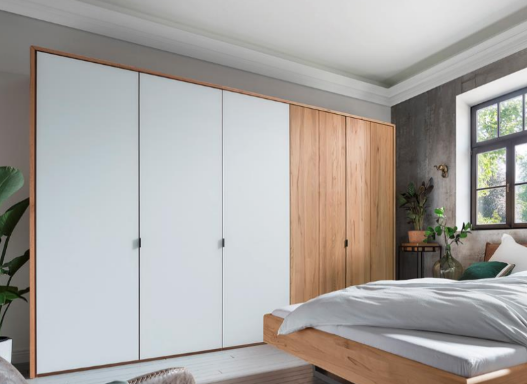 Kleiderschrank Skive II aus Wildeiche Preview Image