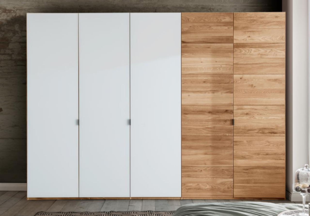 Kleiderschrank Skive IV aus Wildeiche Preview Image