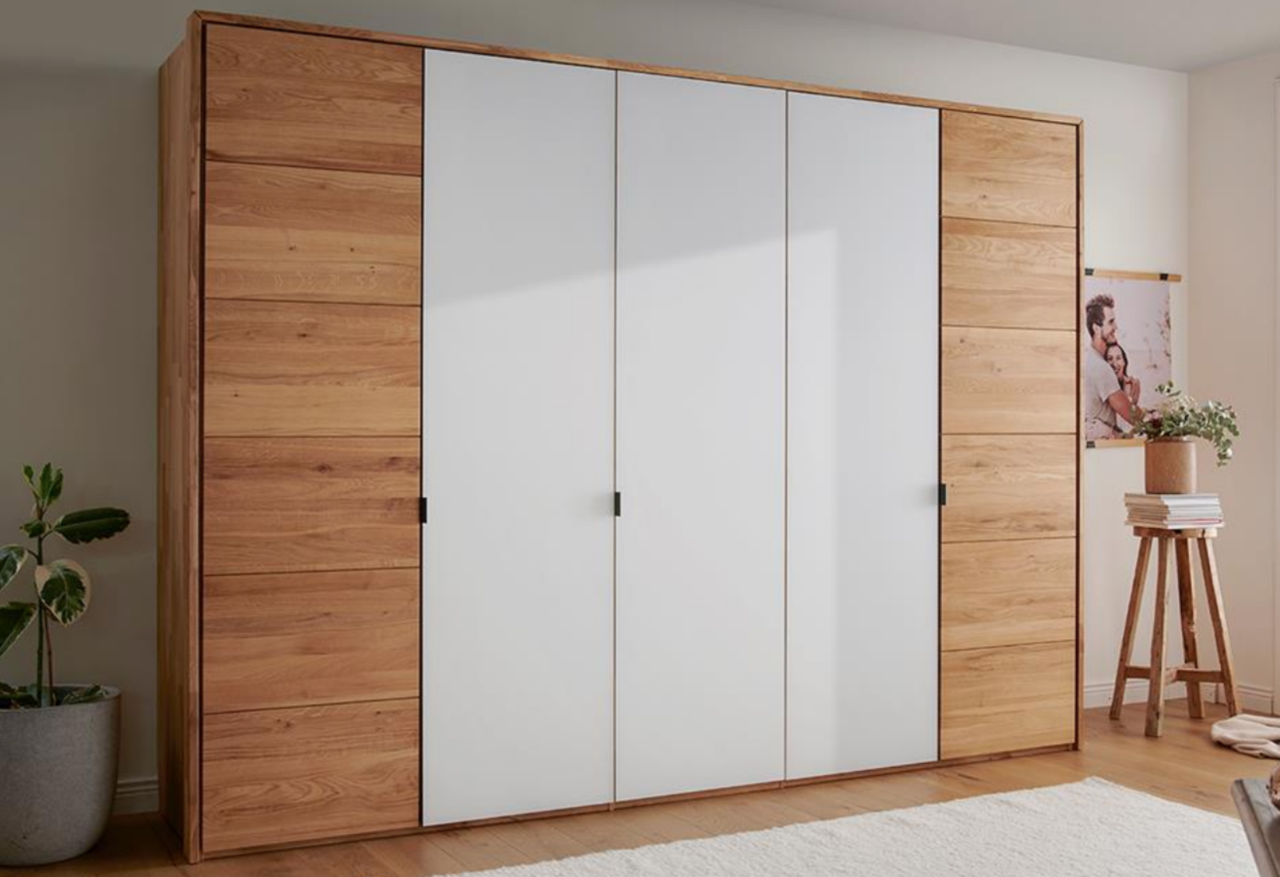 Kleiderschrank Skive V aus Wildeiche Preview Image
