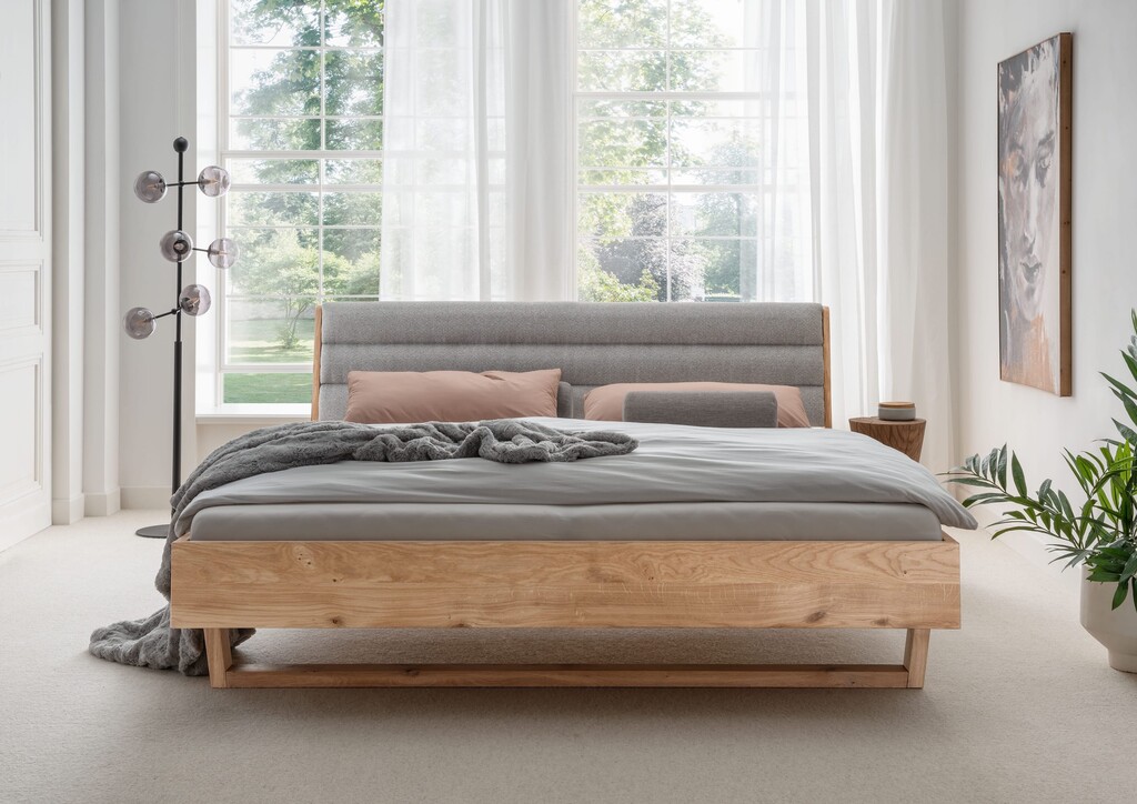 Massivholz Doppelbett Vejle III Wildeiche mit Holzkufe Polsterkopfteil Preview Image