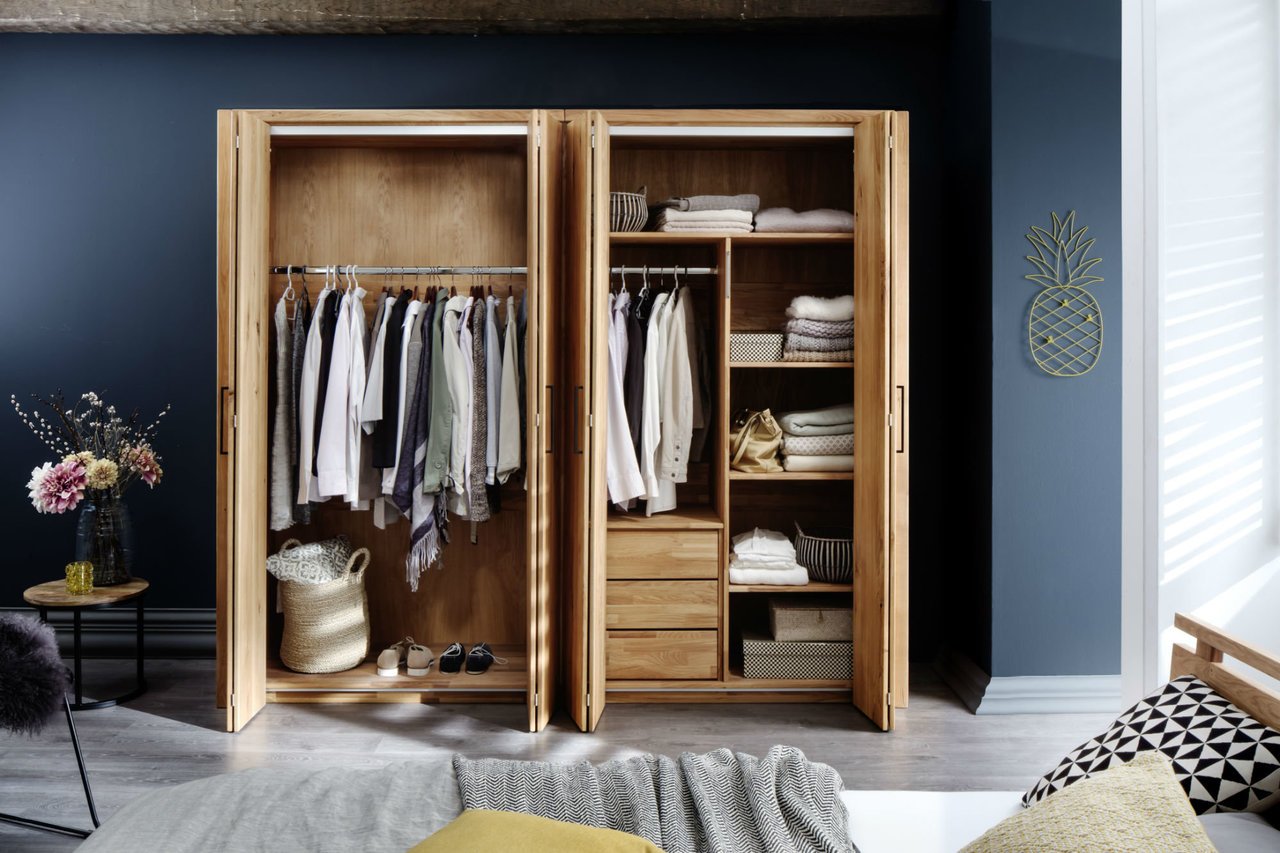 Lars Olesen Rödemis Kleiderschrank Wildeiche – Skandinavisches Design Preview Image