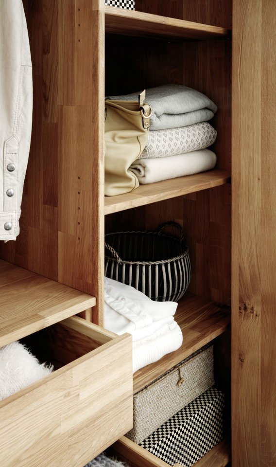 Lars Olesen Rödemis Kleiderschrank Wildeiche – Skandinavisches Design Bild 10