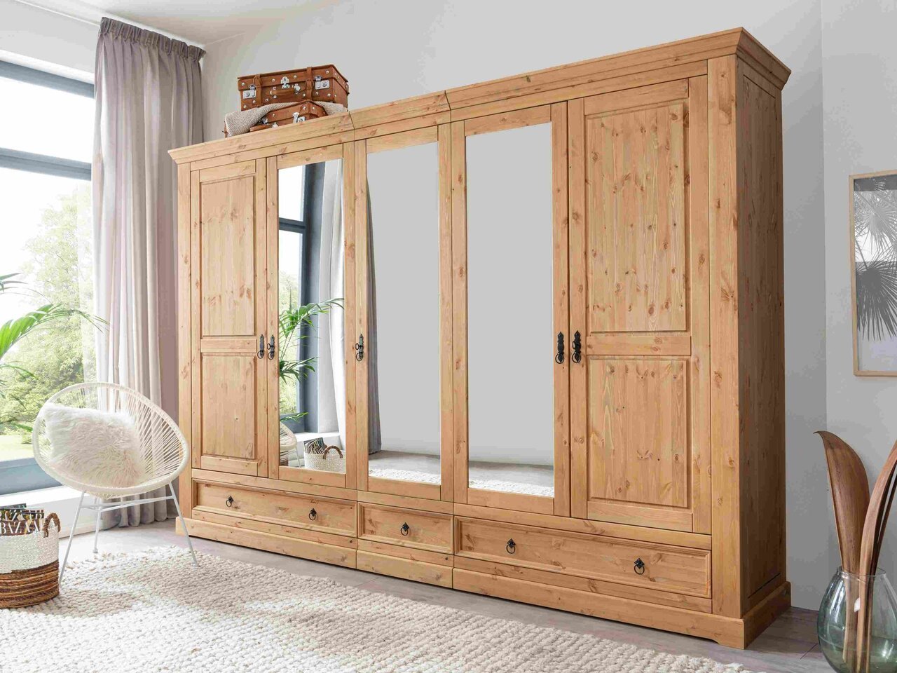 Kleiderschrank Mandø aus massiver Kiefer Bild 3