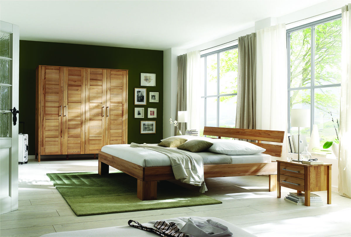 Kleiderschrank Modern Zen aus Massivholz mit Kassettentüren Preview Image