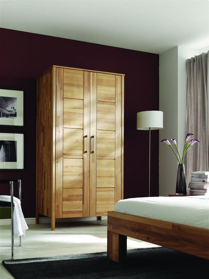 Kleiderschrank Modern Zen aus Massivholz mit Kassettentüren Bild 6