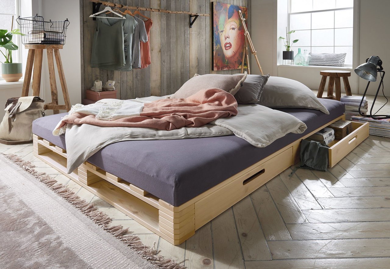 Palettenbett mit Schublade Bild 3