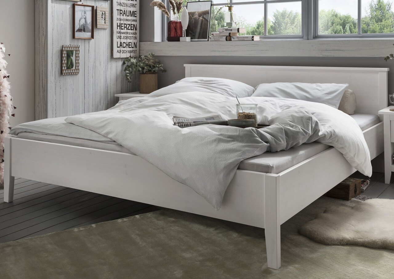 Doppelbett Solvita aus massiver Kiefer Preview Image