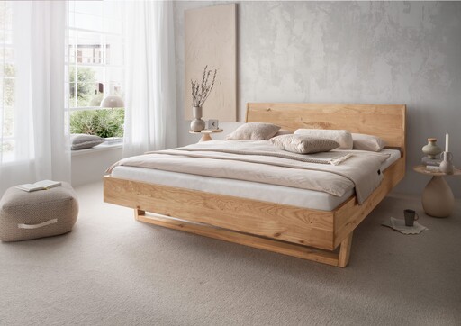 Impressionen zu G&K Massivholz Doppelbett Vejle III mit Holzkufe, Holzkopfteil Wildeiche, Bild 1