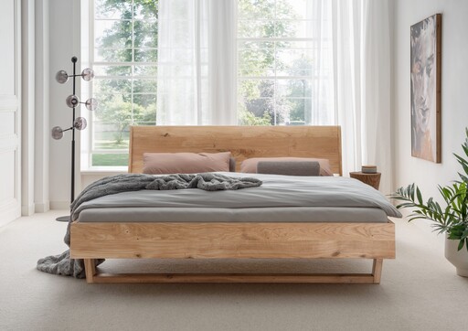 Impressionen zu G&K Massivholz Doppelbett Vejle III mit Holzkufe, Holzkopfteil Wildeiche, Bild 2