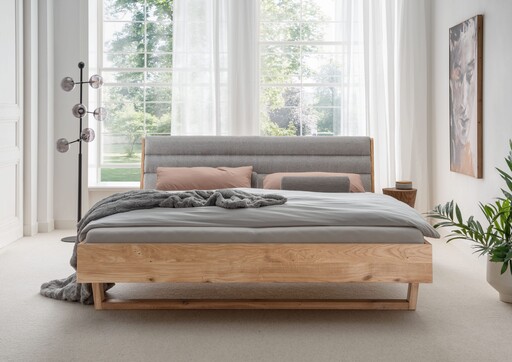 Impressionen zu G&K Massivholz Doppelbett Vejle III Wildeiche mit Holzkufe Polsterkopfteil, Bild 1