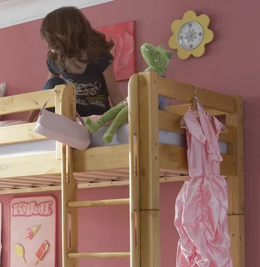 Impressionen zu INFANSKIDS Kinder Hochbett Kiefer mit Absturzsicherung und gerader Leiter, Bild 2