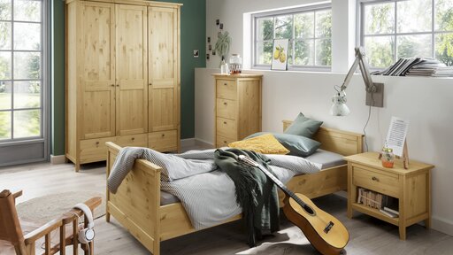 Impressionen zu Wohnglücklich Drehtüren Kleiderschrank Solvita aus massiver Kiefer, Bild 3